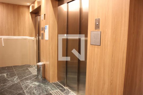 Elevadores de kitnet/studio à venda com 1 quarto, 31m² em Pinheiros, São Paulo