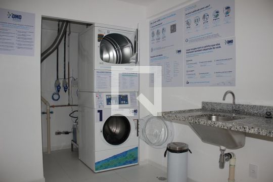Lavanderia - Maquina de Lavar e Secar de kitnet/studio à venda com 1 quarto, 31m² em Pinheiros, São Paulo