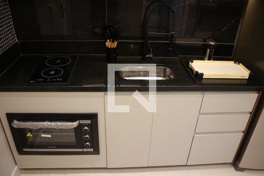 Cozinha de kitnet/studio à venda com 1 quarto, 31m² em Pinheiros, São Paulo