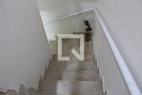 Escada de casa à venda com 3 quartos, 140m² em Vila Carrao, São Paulo