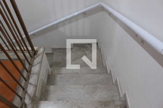 Escada de casa à venda com 3 quartos, 140m² em Vila Carrao, São Paulo