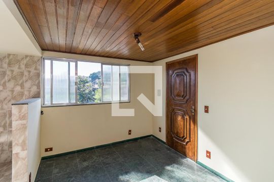 Copa de casa para alugar com 2 quartos, 100m² em Brás de Pina, Rio de Janeiro