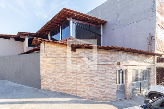 Fachada de casa à venda com 3 quartos, 247m² em Veloso, Osasco