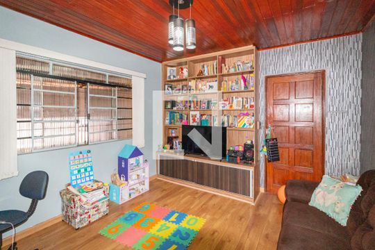 Casa à venda com 3 quartos, 247m² em Veloso, Osasco