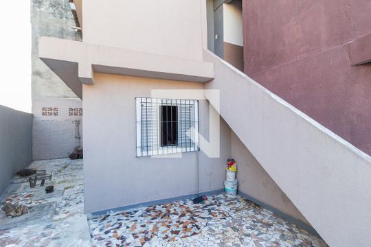 Quintal de casa à venda com 3 quartos, 247m² em Veloso, Osasco