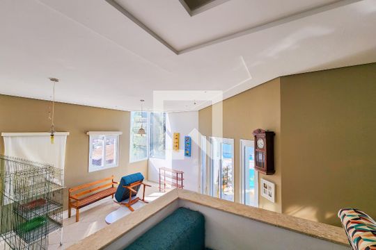 Sala de TV de casa de condomínio para alugar com 3 quartos, 316m² em Vila Zeze, Jacareí