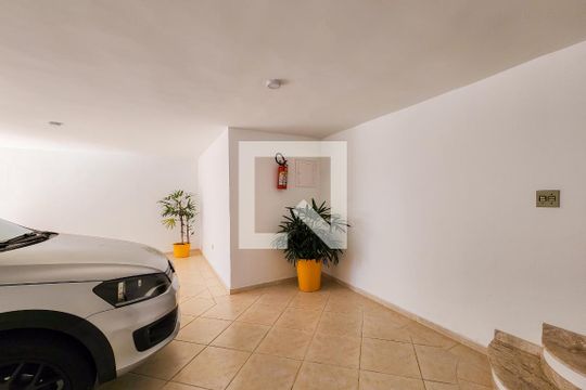 Garagem de casa de condomínio para alugar com 3 quartos, 316m² em Vila Zeze, Jacareí