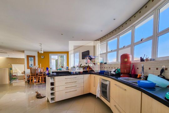 Cozinha de casa de condomínio para alugar com 3 quartos, 316m² em Vila Zeze, Jacareí