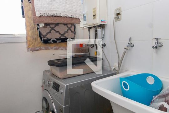 Área de Serviço de apartamento para alugar com 2 quartos, 64m² em Jardim Parque Morumbi, São Paulo