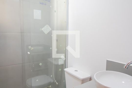 Banheiro de apartamento para alugar com 1 quarto, 35m² em Colubandê, São Gonçalo