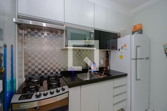 Cozinha de apartamento à venda com 2 quartos, 46m² em Nova Petrópolis, São Bernardo do Campo
