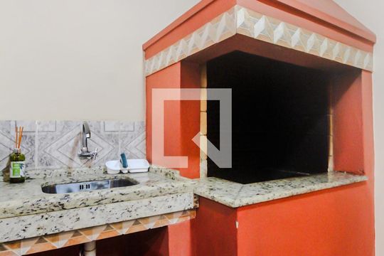 Sala de casa de condomínio à venda com 3 quartos, 130m² em Jardim Sabará, Porto Alegre