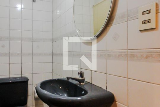 Lavabo  de casa de condomínio à venda com 3 quartos, 130m² em Jardim Sabará, Porto Alegre