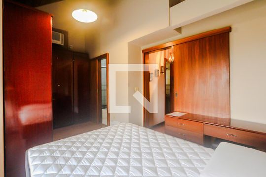 Suite de casa de condomínio à venda com 3 quartos, 130m² em Jardim Sabará, Porto Alegre