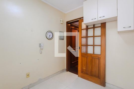 Cozinha de casa de condomínio à venda com 3 quartos, 130m² em Jardim Sabará, Porto Alegre