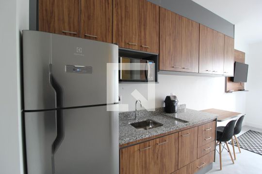Cozinha de kitnet/studio à venda com 1 quarto, 24m² em Vila Nova Conceição, São Paulo