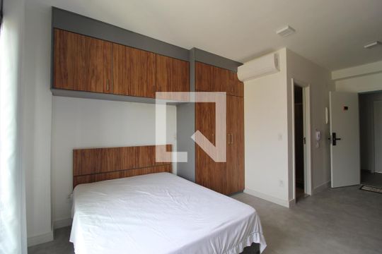 Sala/Quarto de kitnet/studio à venda com 1 quarto, 24m² em Vila Nova Conceição, São Paulo