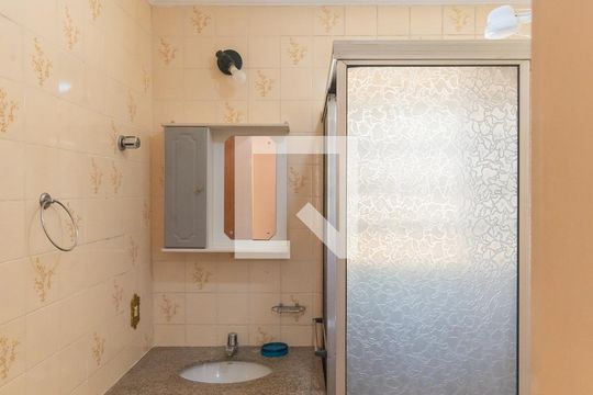 Banheiro de apartamento para alugar com 1 quarto, 60m² em Centro, Campinas