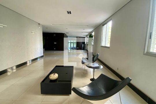 Hall social de apartamento para alugar com 2 quartos, 170m² em Belvedere, Belo Horizonte