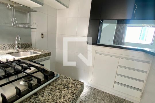 Cozinha de apartamento para alugar com 2 quartos, 170m² em Belvedere, Belo Horizonte