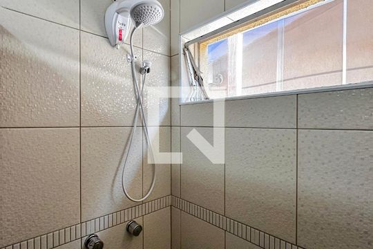 Banheiro Social de casa à venda com 3 quartos, 137m² em Jardim Monte Azul, São Paulo