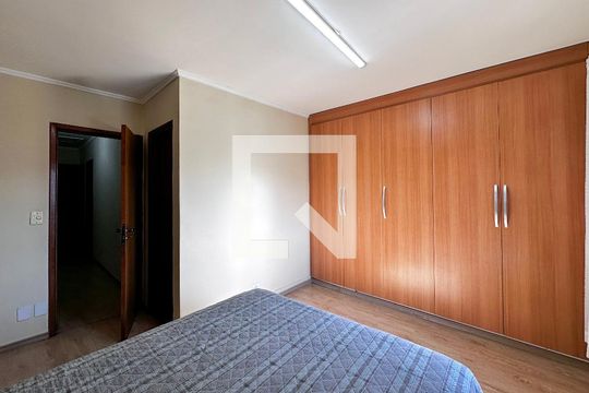 Suíte de casa à venda com 3 quartos, 137m² em Jardim Monte Azul, São Paulo