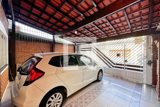 Garagem de casa à venda com 3 quartos, 137m² em Jardim Monte Azul, São Paulo