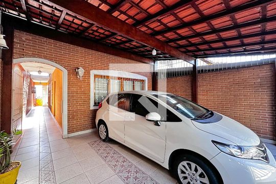 Garagem de casa à venda com 3 quartos, 137m² em Jardim Monte Azul, São Paulo