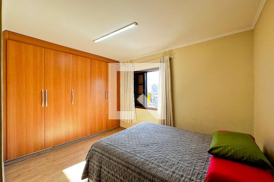 Suíte de casa à venda com 3 quartos, 137m² em Jardim Monte Azul, São Paulo