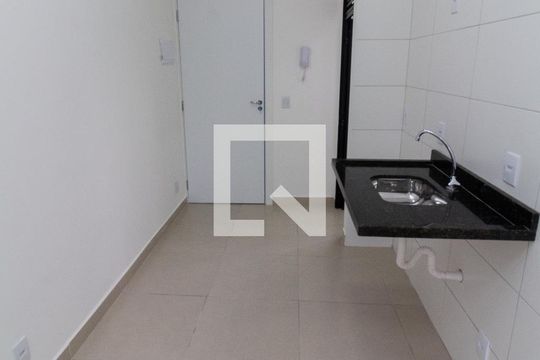 Sala e Cozinha de apartamento para alugar com 2 quartos, 39m² em Vila Euthalia, São Paulo