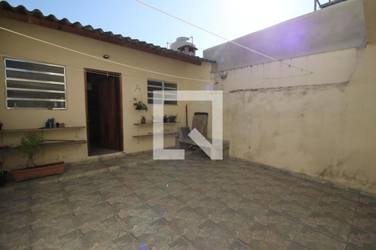Quintal de casa à venda com 3 quartos, 100m² em Vila Arriete, São Paulo