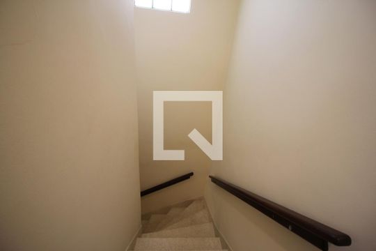 Escada de casa à venda com 3 quartos, 100m² em Vila Arriete, São Paulo