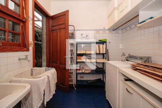 Lavanderia de casa à venda com 3 quartos, 300m² em Sumaré, São Paulo