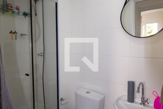 Banheiro de apartamento para alugar com 2 quartos, 32m² em Jardim Celeste, São Paulo