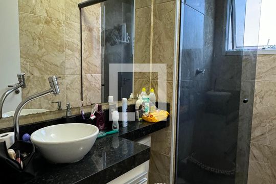 Banheiro de apartamento à venda com 2 quartos, 51m² em Vila São João, Barueri