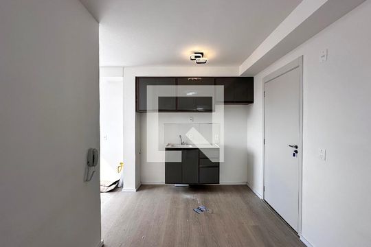 Sala de apartamento para alugar com 2 quartos, 32m² em Jardim Aeroporto, São Paulo