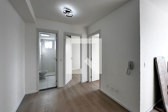 Sala de apartamento para alugar com 2 quartos, 32m² em Jardim Aeroporto, São Paulo