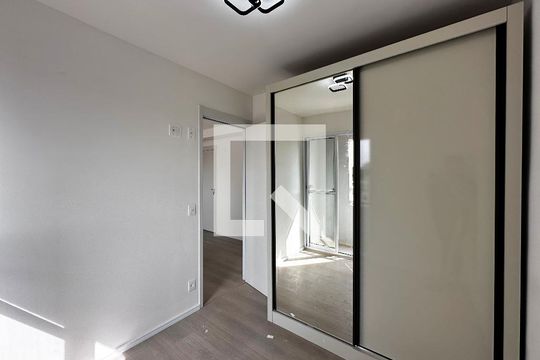Quarto 2 de apartamento para alugar com 2 quartos, 32m² em Jardim Aeroporto, São Paulo