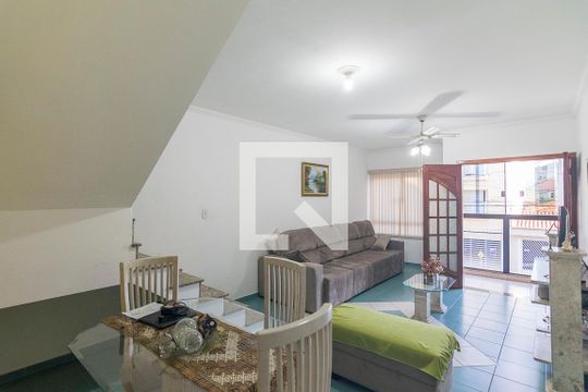 Casa à venda com 3 quartos, 185m² em Vila Lucinda, Santo André