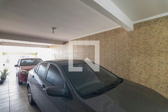 Garagem de casa à venda com 3 quartos, 185m² em Vila Lucinda, Santo André