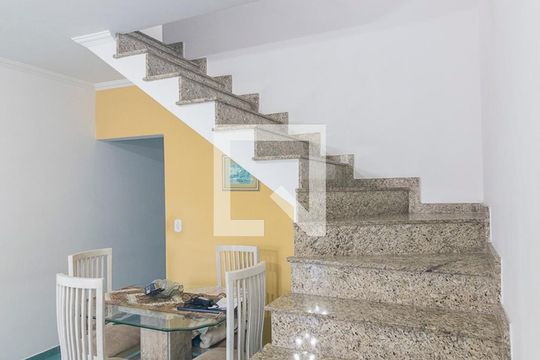 Escada de casa à venda com 3 quartos, 185m² em Vila Lucinda, Santo André
