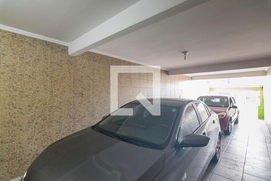 Garagem de casa à venda com 3 quartos, 185m² em Vila Lucinda, Santo André