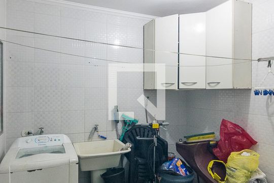 Área de Serviço de casa à venda com 3 quartos, 185m² em Vila Lucinda, Santo André