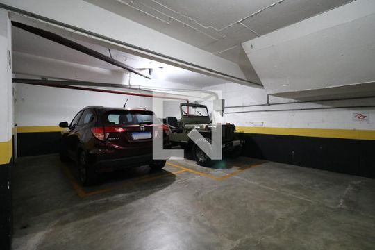 Garagem de apartamento à venda com 3 quartos, 107m² em Vila Bastos, Santo André