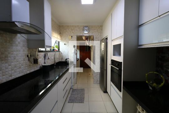 Cozinha de apartamento à venda com 3 quartos, 107m² em Vila Bastos, Santo André