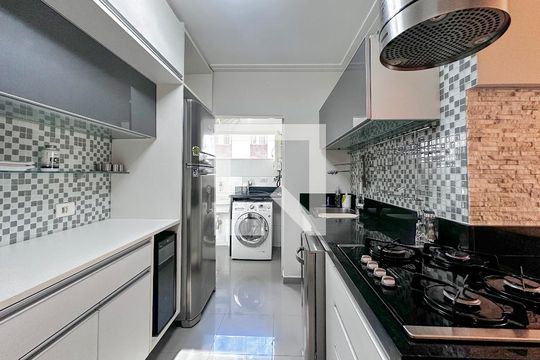 Cozinha de apartamento para alugar com 2 quartos, 70m² em Brooklin Novo, São Paulo
