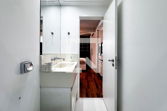 Banheiro Social de apartamento para alugar com 2 quartos, 70m² em Brooklin Novo, São Paulo