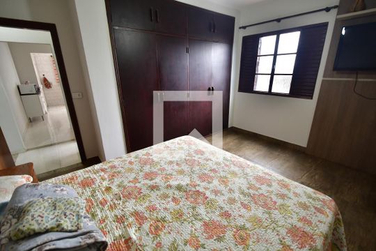Suíte de casa à venda com 3 quartos, 1000m² em Fazenda Santa Cândida, Campinas