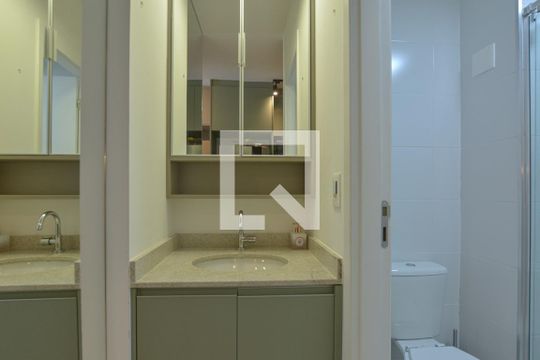 Banheiro de kitnet/studio para alugar com 1 quarto, 24m² em Vila Mariana, São Paulo