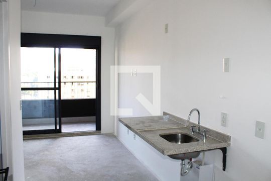 Cozinha / Quarto de kitnet/studio para alugar com 1 quarto, 27m² em Perdizes, São Paulo